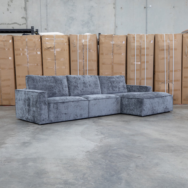 The Layne RHF Chaise Lounge - Solo Charcoal