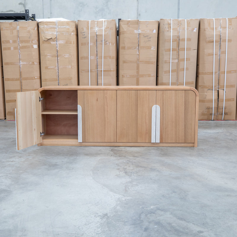 The Hastings Tasmanian Oak Buffet