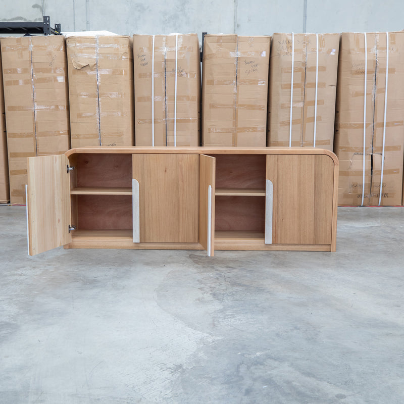 The Hastings Tasmanian Oak Buffet