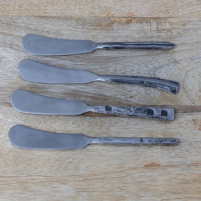 Set of 4 Assorted Stainless Steel Pate Knives  - Silver - WR08 - Available In-Store Only - Warehouse Furniture Clearance